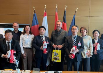 Oberbürgermeister Schick begrüßt Delegation aus Japan in Cottbus