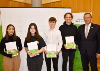Elbe-Elster ehrte Schülerpreisträger im Kreistag