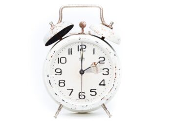 Winterzeit in Südbrandenburg voraus: Eine Extra-Stunde Schlaf