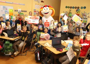 “30 mal Gutes tun”. 1.000€-Spende für Erich Kästner Grundschule Cottbus