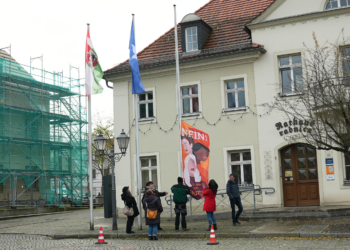 Spremberg zeigt Flagge gegen Gewalt an Frauen und Mädchen