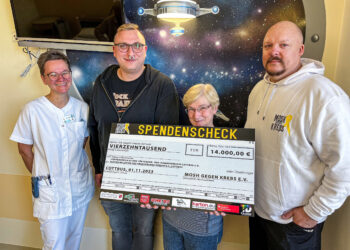 „Mosh gegen Krebs“ übergibt 14.000€-Spende an Cottbuser Kinderklinik