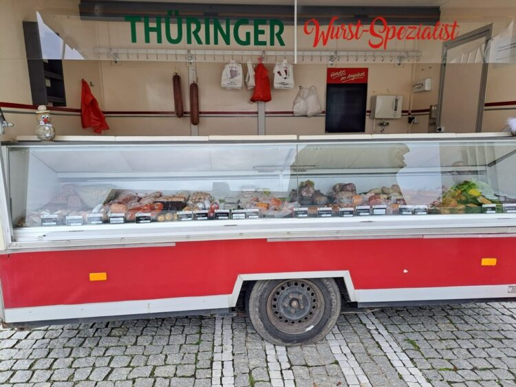 Thüringer Wurstspezialitäten auf dem Schwarzheider Wochenmarkt (Quelle Deutsche Marktgilde)