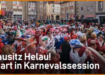 Lausitz Helau! Karnevalisten mit Rathaussturm in Session gestartet