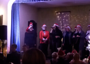 Stimmungsvolle Vorfreude: Weihnachtssingen in Striesow 2023