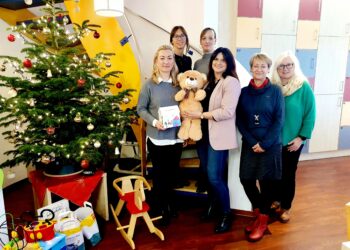 Mitarbeiter vom Landesbetrieb Straßenwesen spenden für Kinderheim