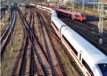 ICE4 in Cottbus angekommen. Erster Zug rollt ins neue Bahnwerk ein