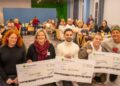 Foto (v.l.n.r.): Pfarrerin des Carl-Thiem-Klinikums Karen Martens, Diplom-Psychologin Gitta Sorge, Spender und Weltrekordhalter Julian Noel, die Vorsitzende der „Elterninitiative für krebskranke Kinder e.V. Cottbus“ Kathrin Koal und „Liebe kennt keine Liga“-Open Air Initiator Alexander Knappe.