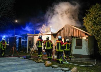 Nebengebäude ausgebrannt: Feuerwehr in Proschim im Einsatz