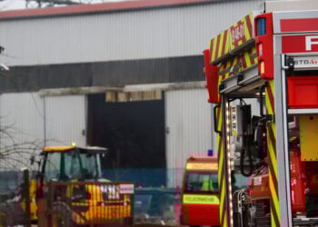 Papier-Lagerhalle in Flammen. Feuerwehr nach Groß Klessow alarmiert