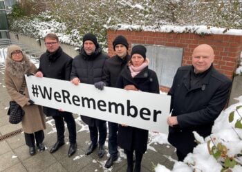Gedenken an Holocaust-Opfer: Cottbuser Rathaus unterstützt #WeRemember