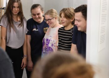 Zweite Theateraufführung von „COTTBUS CALLING“ im Menschenrechtszentrum