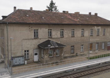 Kunst, Kultur & Snacks: Neues Leben für Bahnhofsgebäude in Lauchhammer