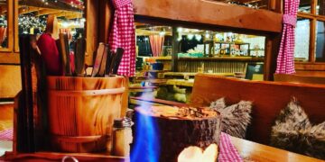 Almhütte Cottbus lädt zum Valentins-Menü & zur Frauentagsparty