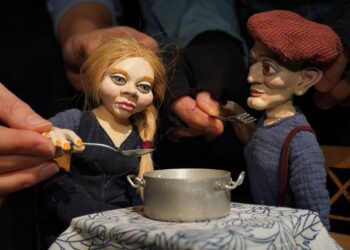 Piccolo Theater Cottbus lädt zum Puppenspiel „Die Heinzelmännchen“