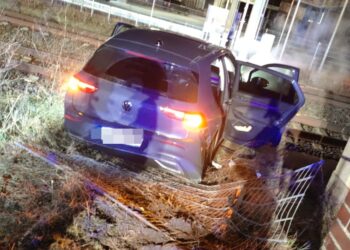 Verfolgungsjagd endet in Golßen in einem Gleisbett; Foto: Blaulichtreport Lausitz