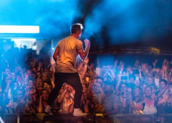 Sänger Alexander Knappe bei Calauer Stadtfest 2024