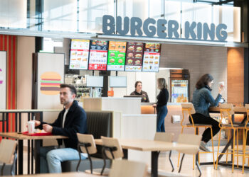 Neue Burger King und Starbucks Filialen am Flughafen BER eröffnet