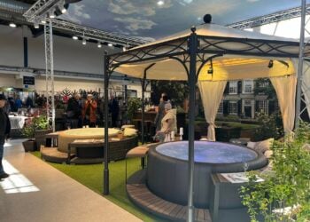 Messe „Gartenträume“ in Cottbus eröffnet: Trends, Pflanzenarzt und Deko
