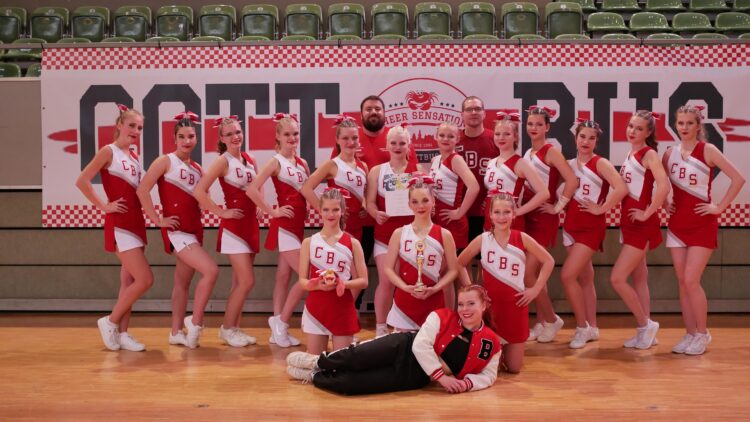 Die "Young Crabs" mit Coaches Bild: ©Cheer Sensation Cottbus