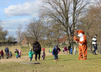 Große Ostereiersuche auf dem Gut Neu Sacro