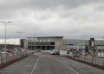 Nach Anschlag auf Strommast: Brandenburger Polizei sucht Zeugen