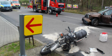 Verkehrsunfall in Cottbus-Madlow; Foto: Blaulichtreport LausitzVerkehrsunfall in Cottbus-Madlow; Foto: Blaulichtreport Lausitz