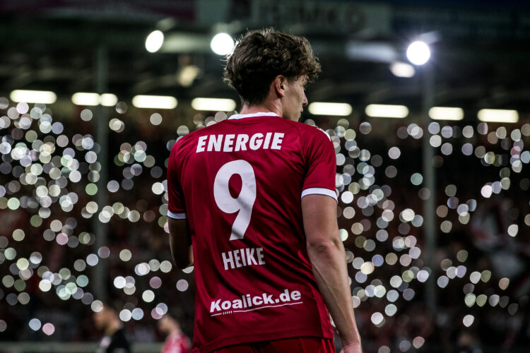 Cottbus, Deutschland 12. März 2024:
Regionalliga Nordost - 2023/2024 - FC Energie Cottbus vs. Greifswalder FC  Im Bild: Tim Heike (Energie Cottbus)