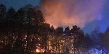 Zugunfall mit PKW in Bestensee - Auto fängt Feuer