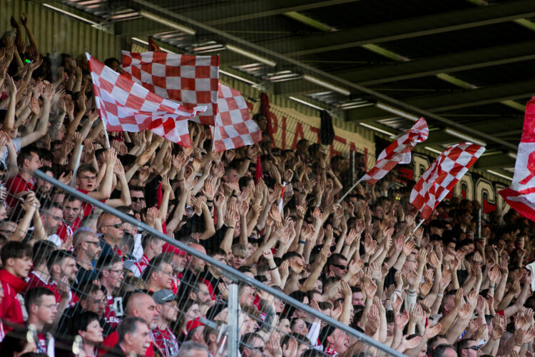 Ticketansturm beim FC Energie Cottbus für das Regionalligaspiel gegen FSV Luckenwalde