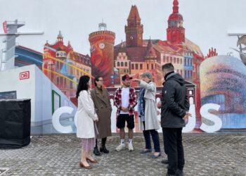 Neues Wandbild am Cottbuser Bunten Bahnhof enthüllt