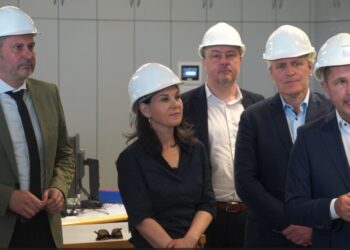 Baerbock bei Stadtwerken Cottbus. Hoffnung auf Förderung für Wärmewende