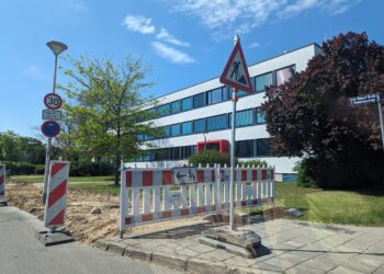 Der Gehweg in der Cottbuser Erich-Weinert-Straße wird erneuert