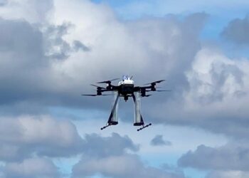 Kommt die Zeitung künftig per Drohne? Projekt in Welzow vorgestellt