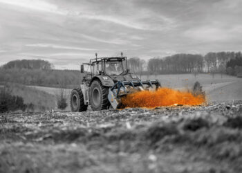 Vegetationsverwaltung und Pflege von Grünflächen mit Forstmulchern