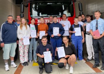 Pilotprojekt in Spremberg: Elf Schüler absolvieren Feuerwehr-Ausbildung