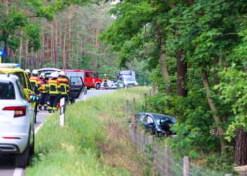 Eine Person bei Verkehrsunfall nahe Kolkwitz schwer verletzt