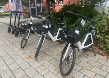 Start für Verleihsystem. 30 neue E-Fahrräder & 40 E-Scooter für Cottbus