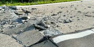 Aufgebrochener Beton auf der A15 am 30.06.2024