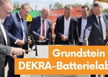 DEKRA legt Grundstein für neues Batterie-Testzentrum in Klettwitz