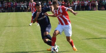 Maximilian Oesterhelweg im Duell mit Andrej Startsev