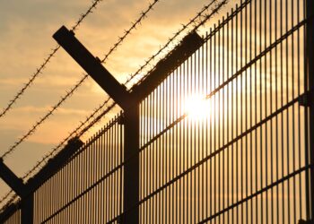 Symbolbild Gefängnis; Alexander Dreher, www.pixelio.de