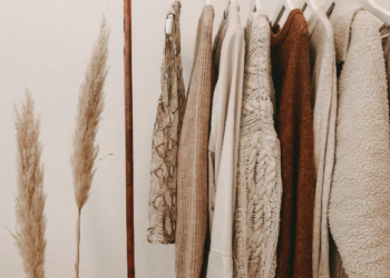 Die Rückkehr der 90er-Jahre: wie alte Trends die heutige Mode prägen