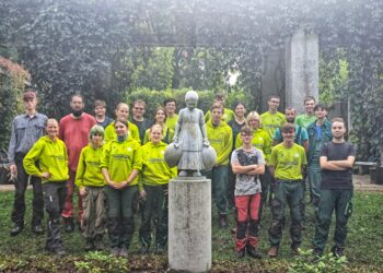 FSJ-Jugendliche starten Engagement im Rosengarten Forst