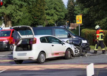 Vorfahrtsunfall bei Drebkau sorgte für Vollsperrung