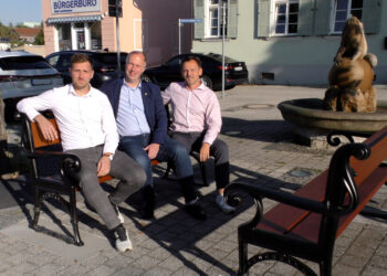 Neue Sponsorenbänke laden in Lauchhammer-Mitte zum Verweilen ein