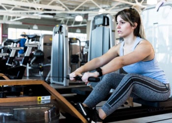 Latzugmaschine für Anfänger: Wie man die Übungen richtig ausführt?