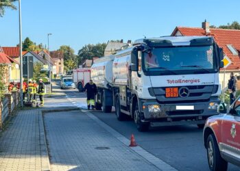 Feuerwehr löscht Brand an Heizöl-LKW in Kolkwitz