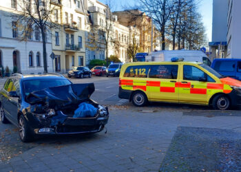 Verletzte bei Autounfall auf Cottbuser Kreuzung