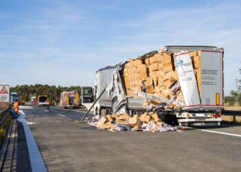 LKW-Crash bei Lübbenau: A13 Richtung Berlin bis mindestens 17 Uhr dicht